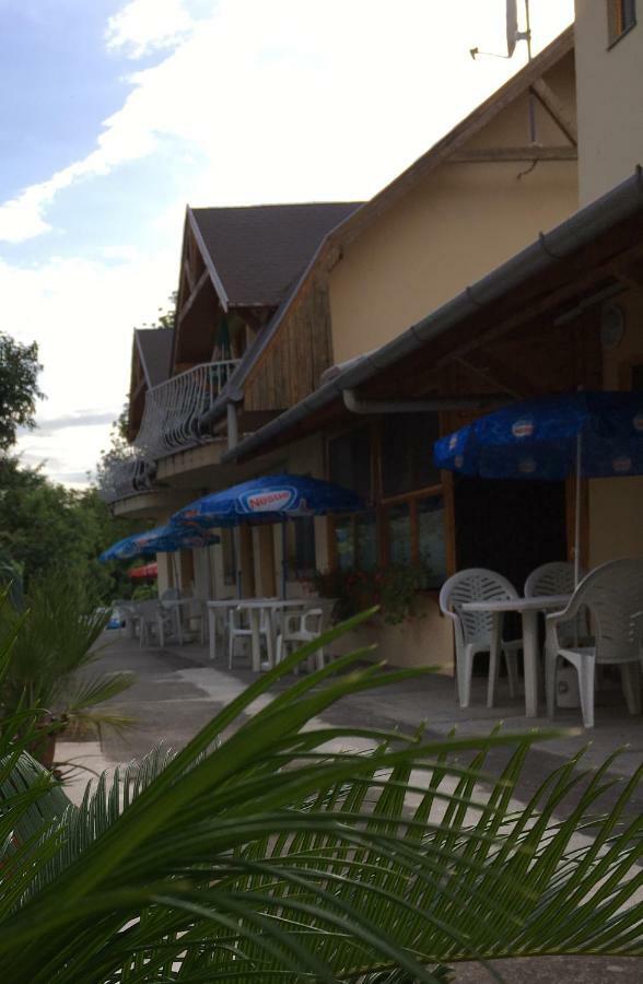 Fasor Vendeghaz Hotel Balatonszemes Exterior photo
